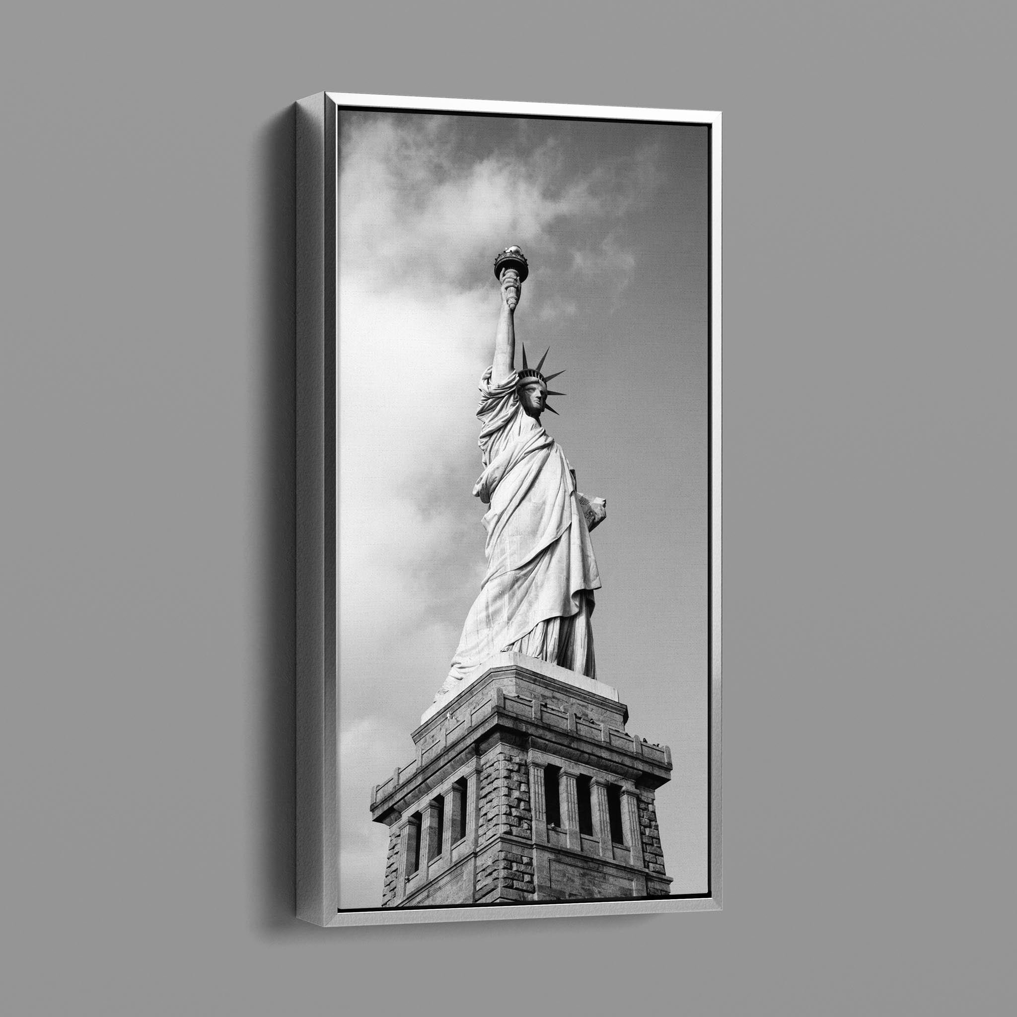 Stature of Liberty B&W