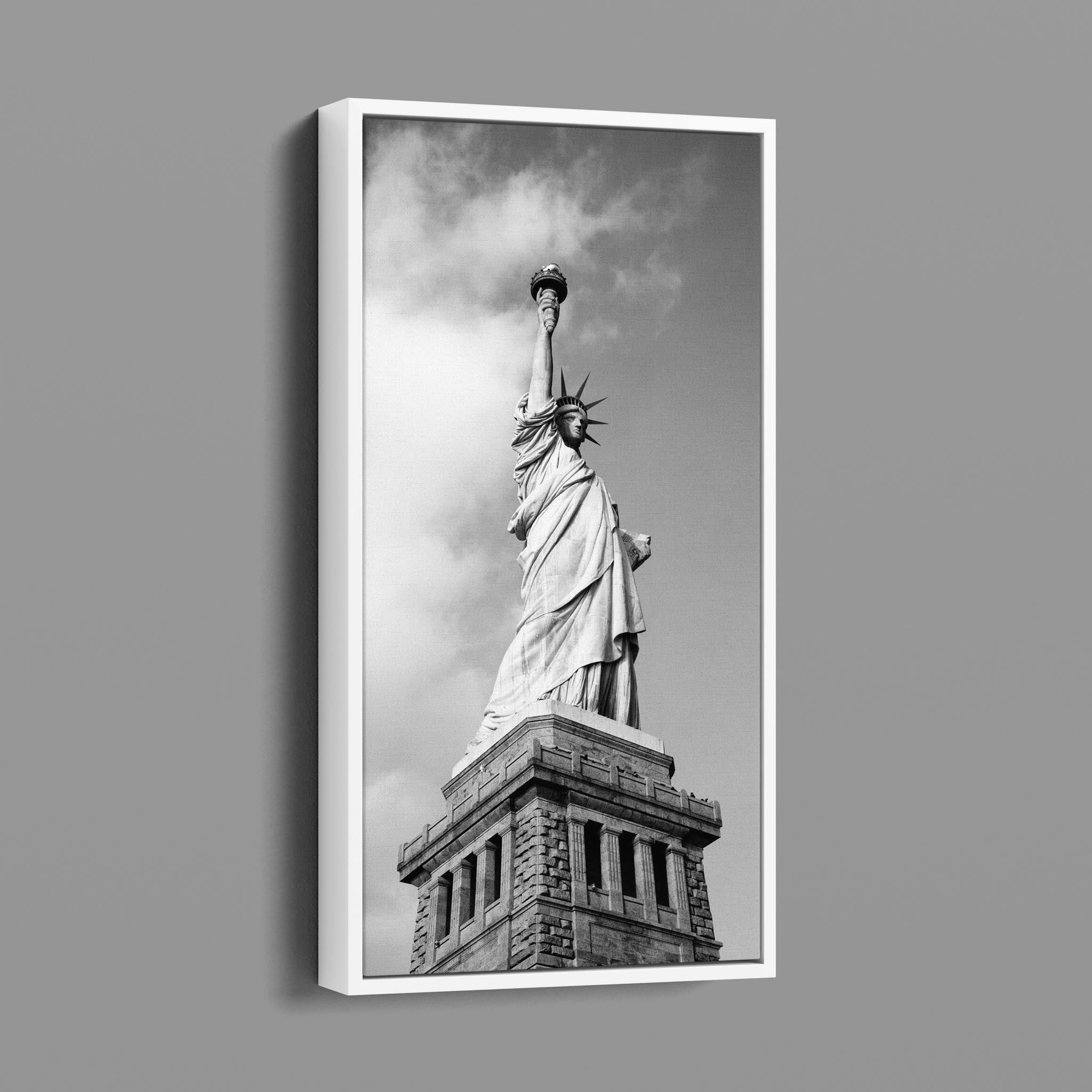 Stature of Liberty B&W